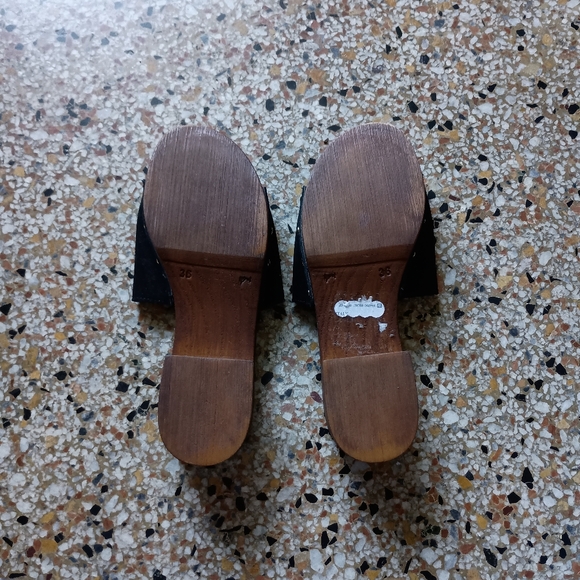 Black Slide clog - Picture 7 of 13